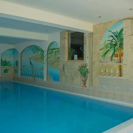 Alpenpension Regina 3* נאודרס
