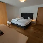 Alpenpension Regina 招待所 瑙德斯