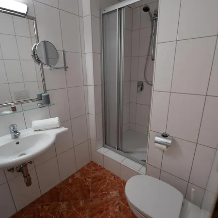 Alpenpension Regina 나우더스