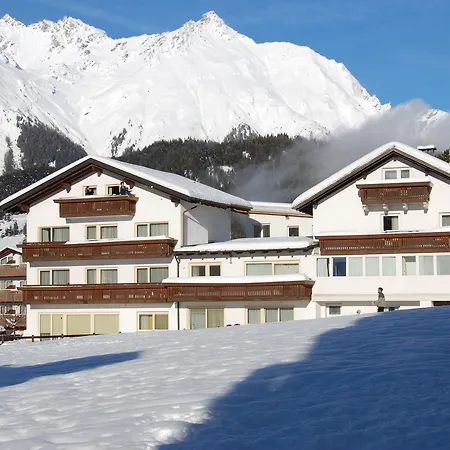 Alpenpension Regina 3* 나우더스