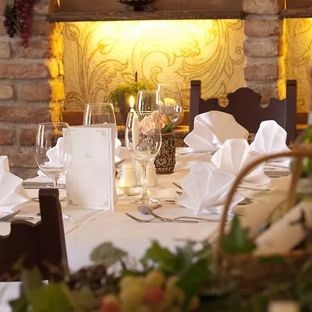 Alpenpension Regina 나우더스