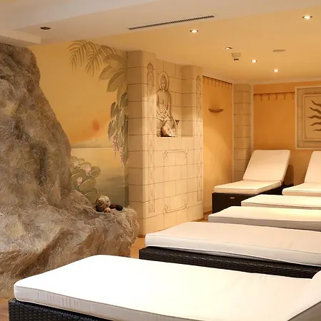 Alpenpension Regina 3* 나우더스